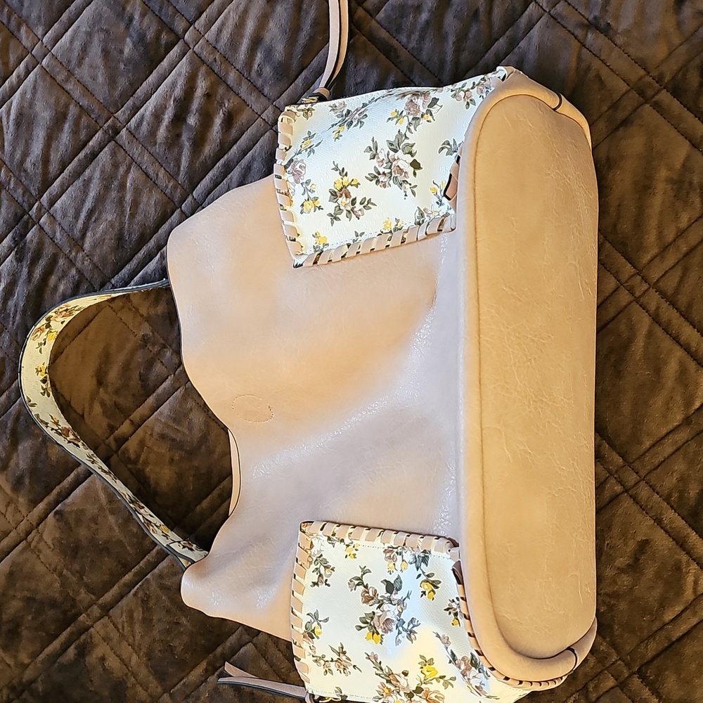 Handbag - Picture 8 of 16